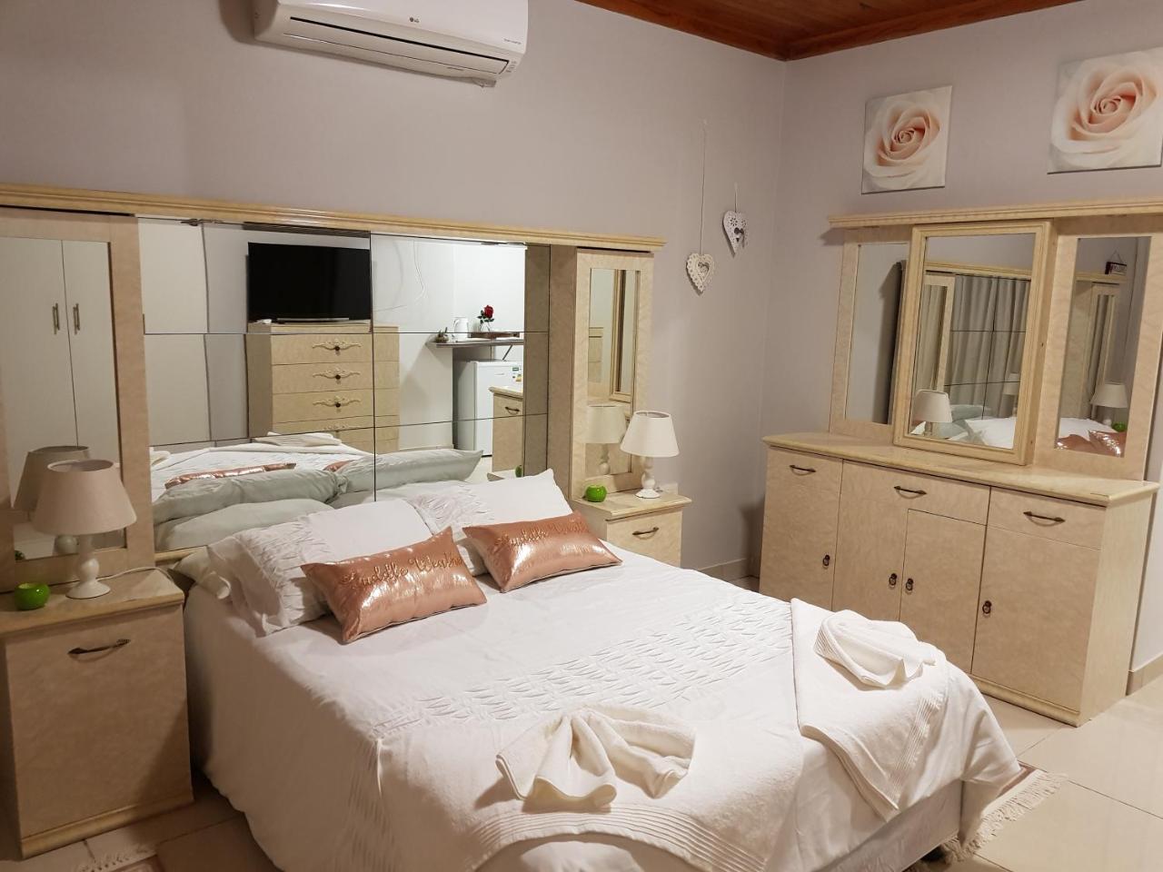Hotel Ry Courtyard Oshakati Exterior foto