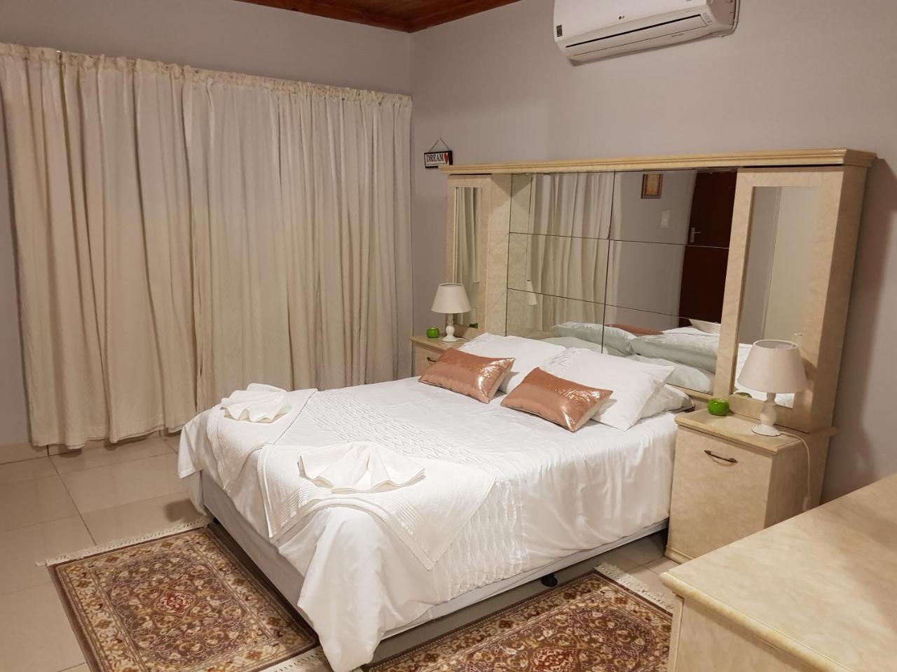 Hotel Ry Courtyard Oshakati Exterior foto